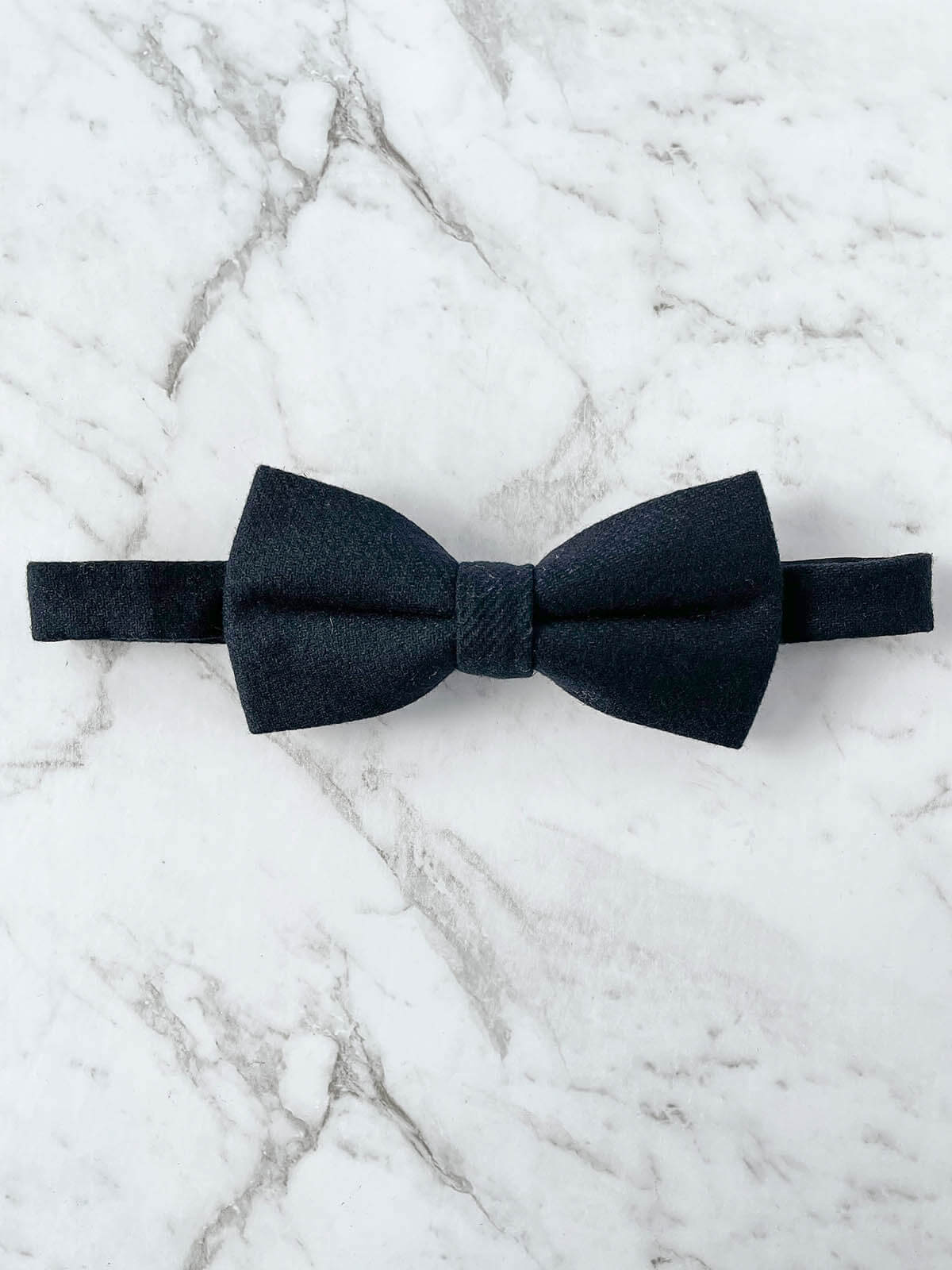 The Emerald Gentleman Wool Bow Tie Set
