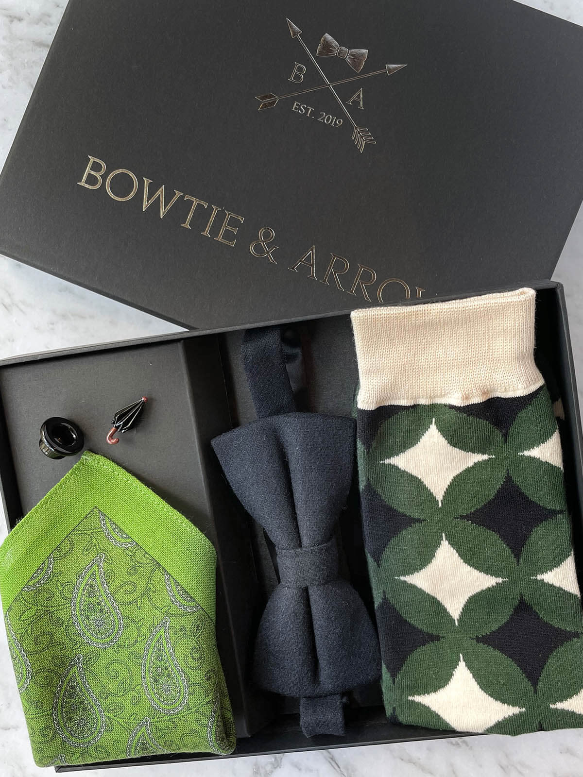The Emerald Gentleman Wool Bow Tie Set