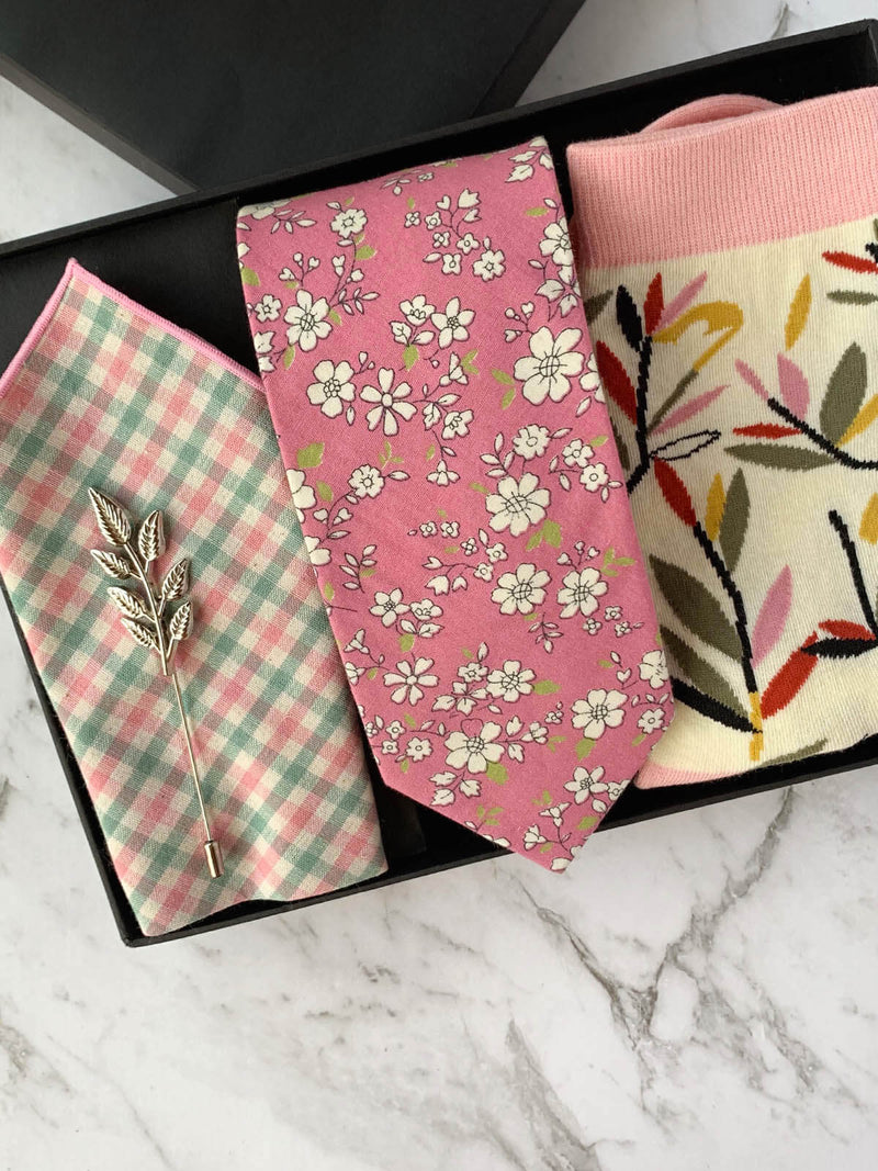 Posies and Checks Cotton Tie Set